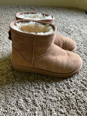 Women's Short Shearling Ugg Boots, shoes
